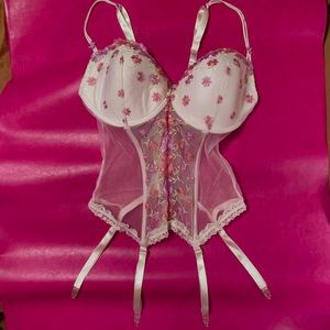 Pastel Embroidered Basque